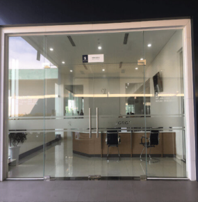 CỬA KÍNH CƯỜNG LỰC 5 TẤM