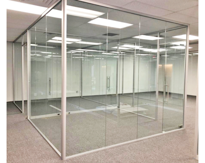 VÁCH KÍNH SHOWROOM 